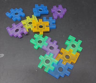 אביזרים לשולחן אור <BR> חלקי פאזל להרכבה צבעוניים