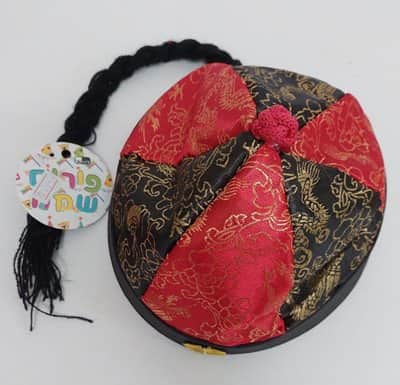 כובע סיני מלכותי עם צמה לילד <BR> 13X18