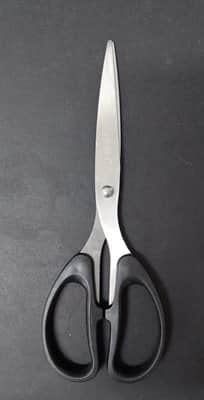 מספריים ידית שחורה גדולות 19 סמ