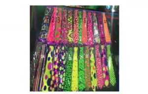 עניבה למסיבות פלסטיק דוגמאות זוהרות<BR> 12 יח