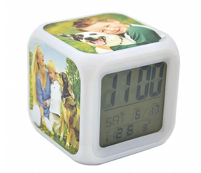שעון מעורר עם תאורה מתחלפת <BR> הדפסה ב-3 צדדים <BR> שטח הדפסה 6X6