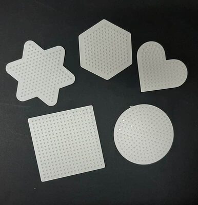 לוח סיכות לבן 9X9 <BR>בחר צורה